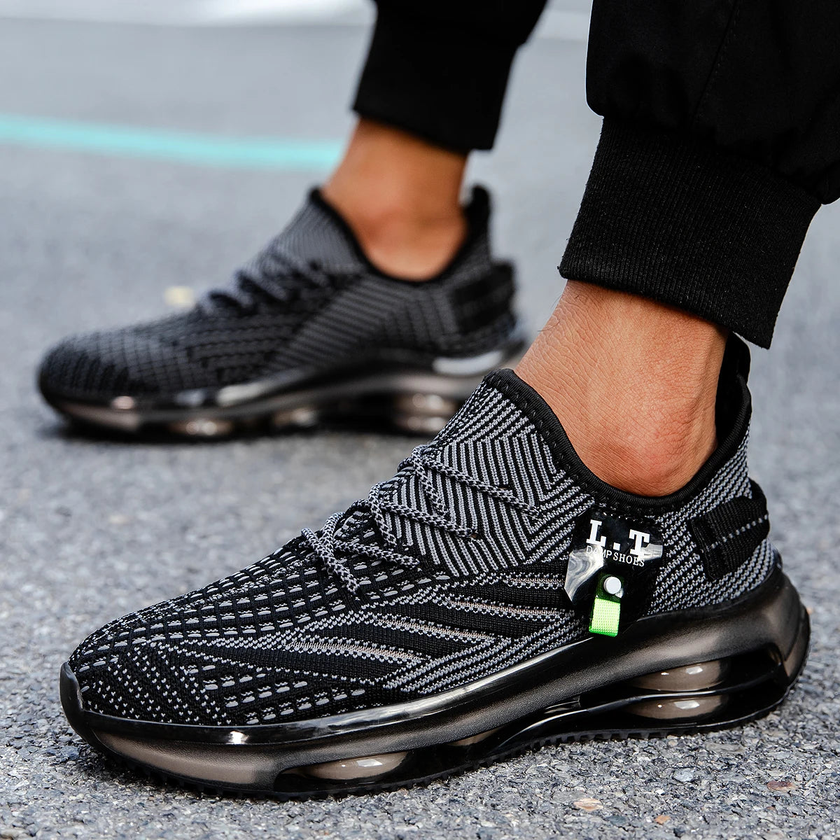 Scarpe da corsa da uomo comode scarpe da uomo casual antiscivolo traspiranti con suola spessa scarpe sportive stringate leggere in morbida rete da uomo