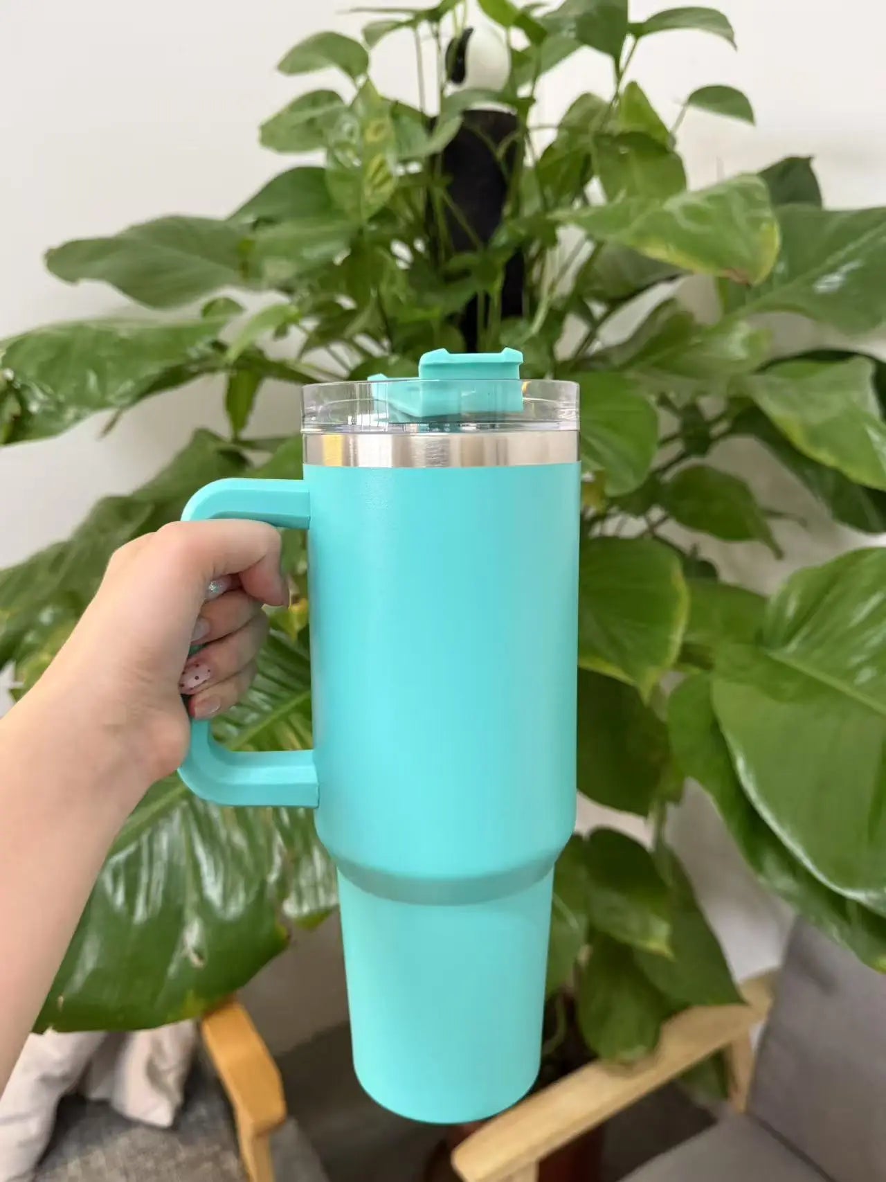 Nuova tazza di ghiaccio con manico da 40 once, tazza per auto 304, grande tazza per conservazione del calore e del freddo millilitro, tazza per acqua per birra e cola per auto