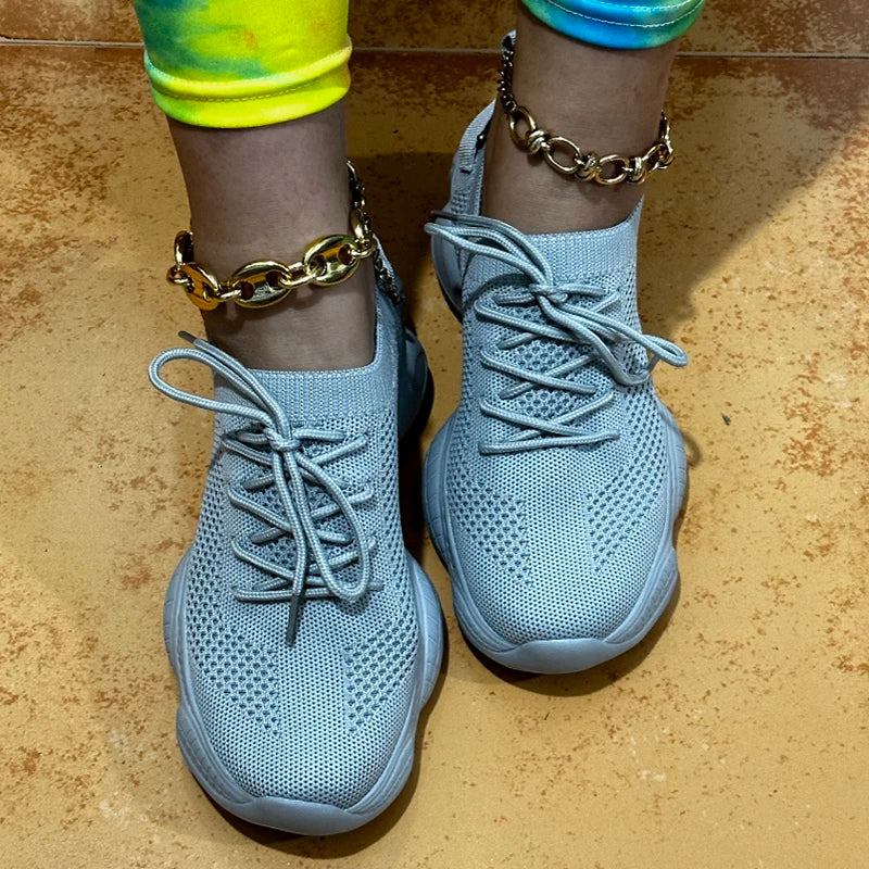 Sneakers da donna scarpe da ginnastica traspiranti di nuova moda scarpe da ginnastica comode da donna tessuto a rete stringate calzature femminili scarpe da donna 