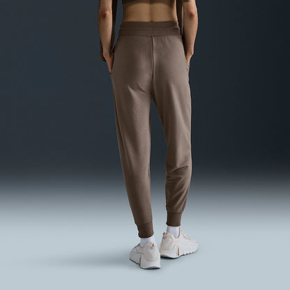 Pantaloni sportivi affusolati tie-dye di tendenza ufficiali della nuova Nike FB5435-233