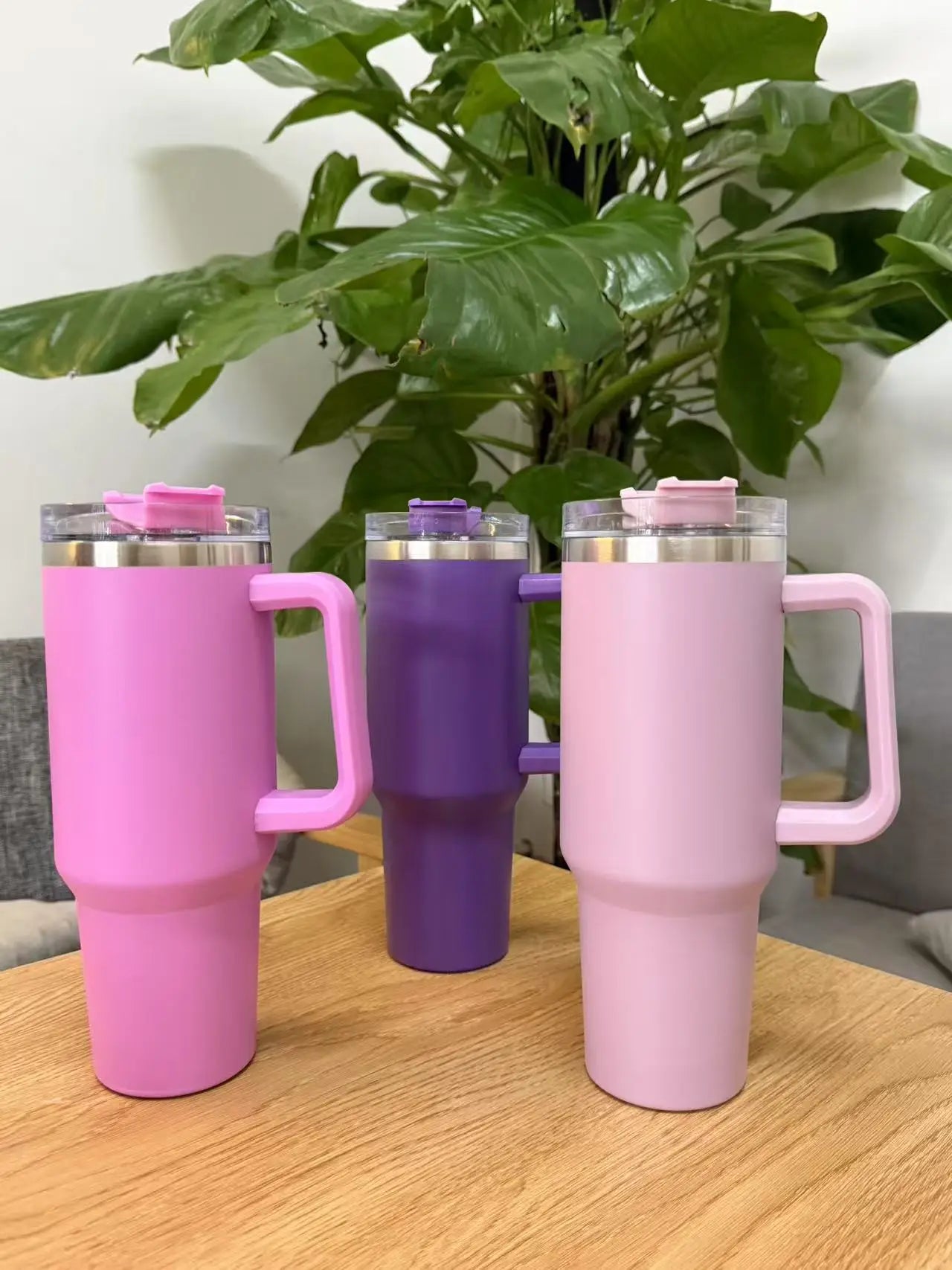 Nuova tazza di ghiaccio con manico da 40 once, tazza per auto 304, grande tazza per conservazione del calore e del freddo millilitro, tazza per acqua per birra e cola per auto